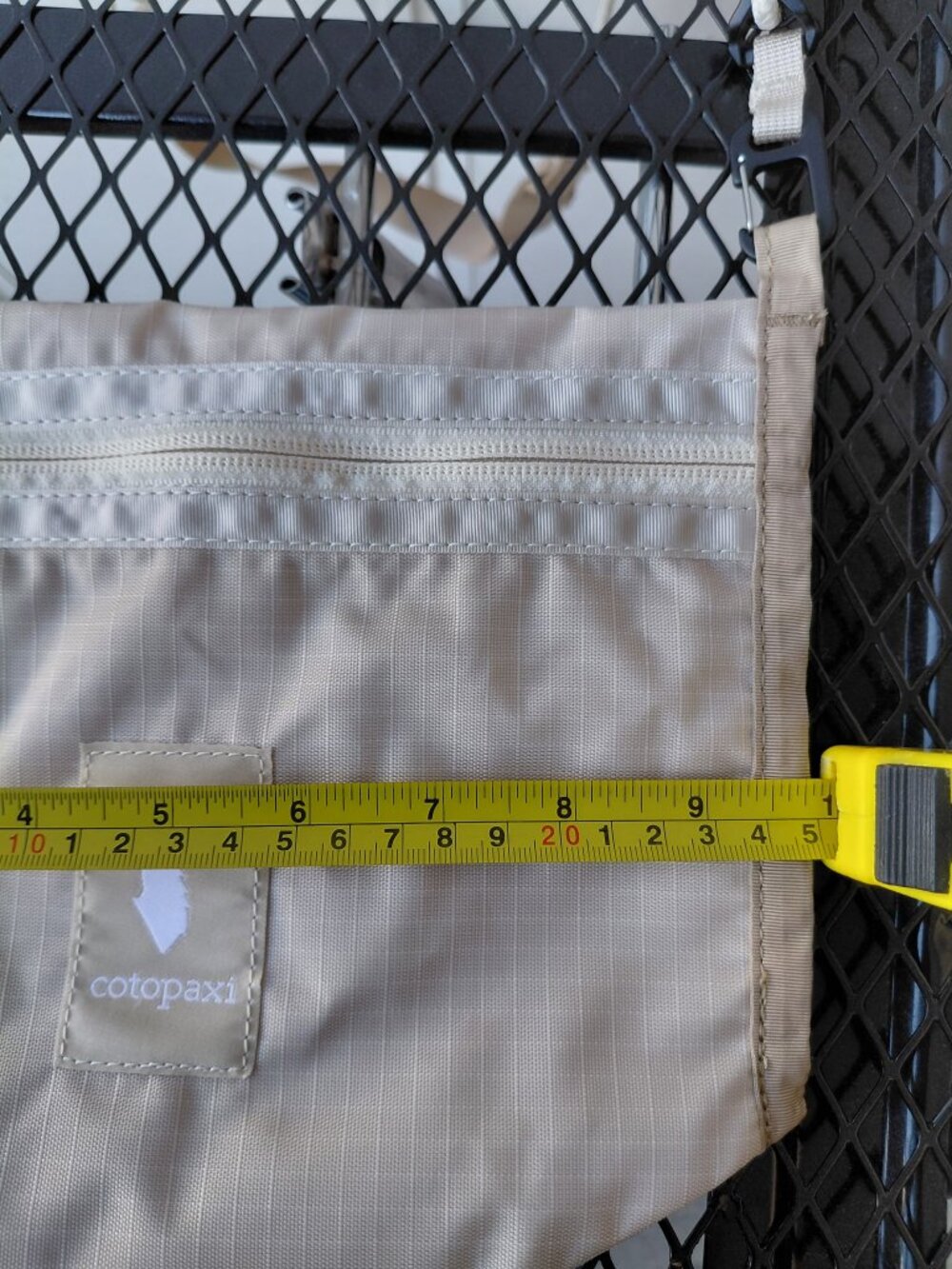 Cotopaxi Lightweight Crossbody Bag Cream Everyday Hiking Travel Bag NWT - Picture 5 of 6